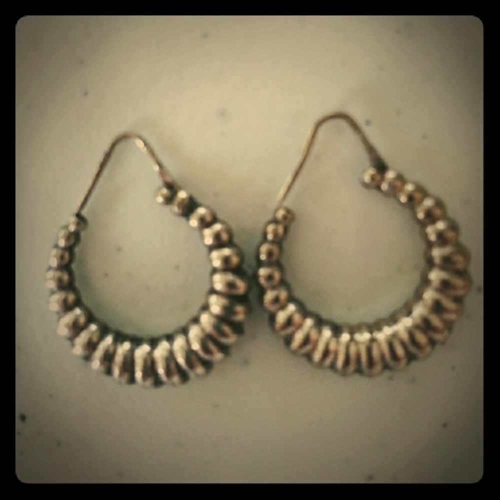 ~* VINTAGE HOOP EARRINGS *~
